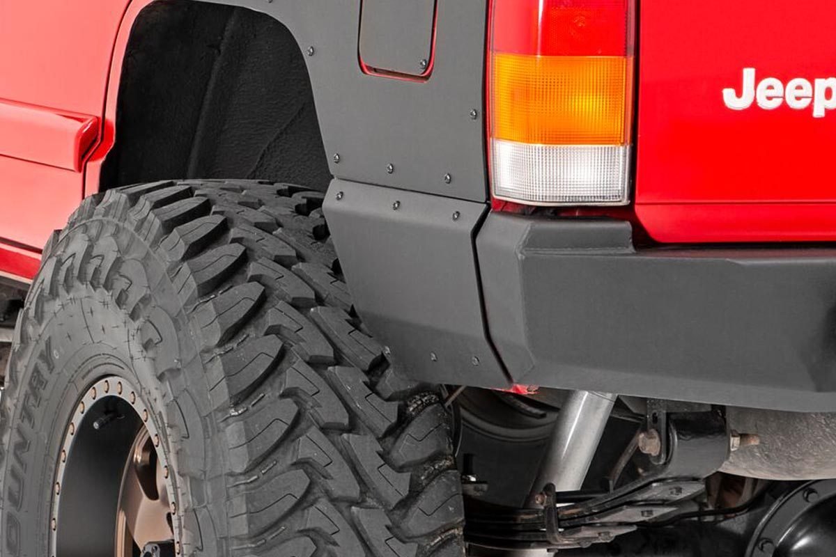 Rough Country Lower Quarter Panel Armor For 1997-2001 Jeep Cherokee XJ (Pair)