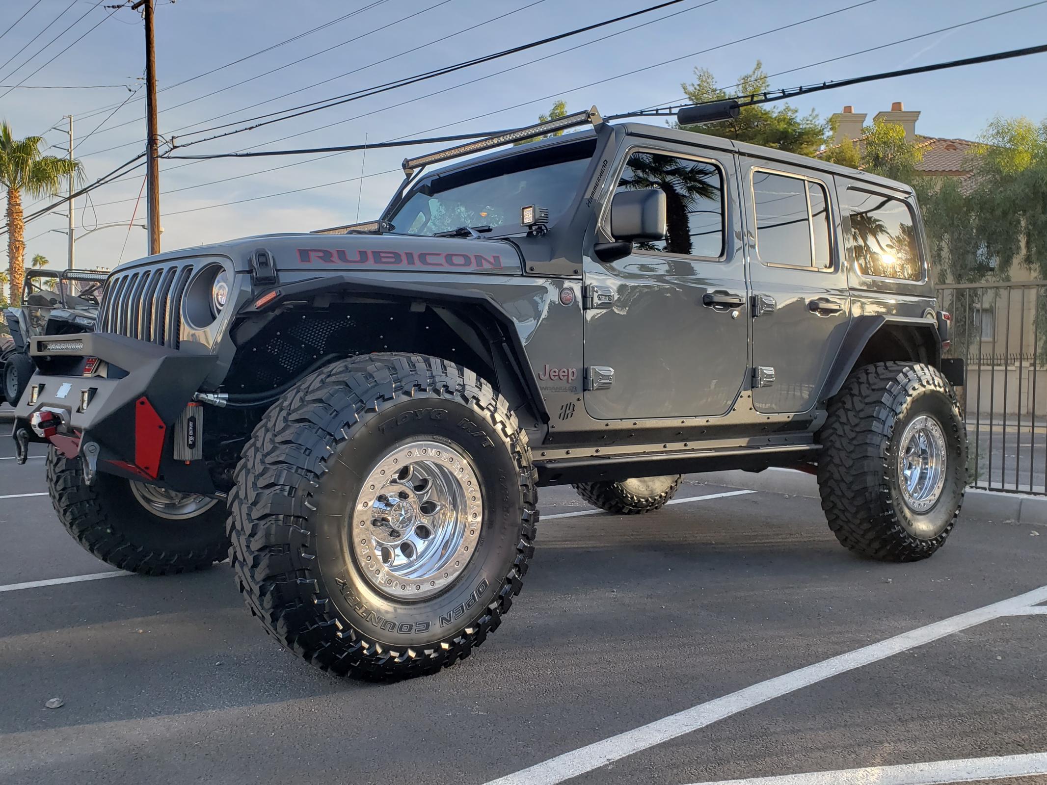 Jeep Gladiator с кунгом